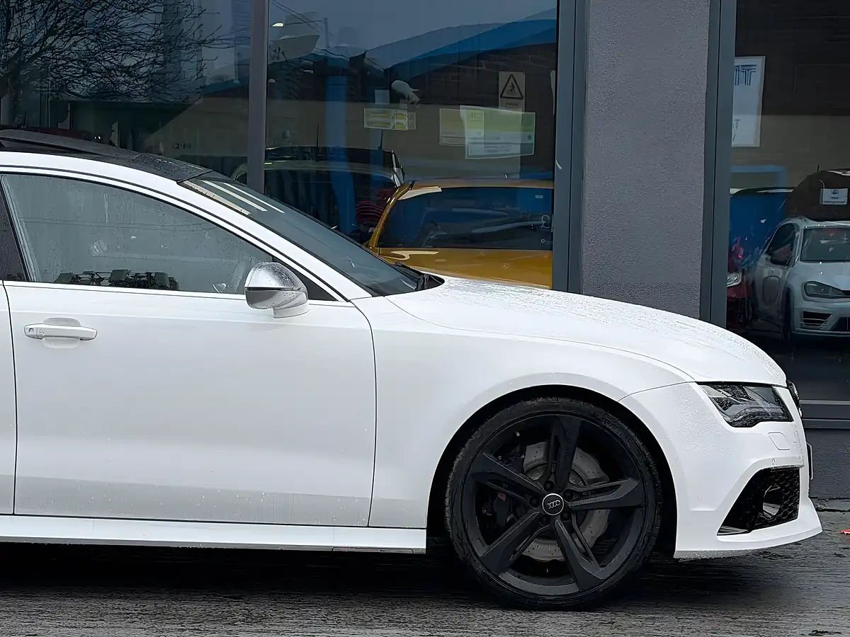Used 2014 Audi RS7 Sportback White - Interior and Exterior details 8