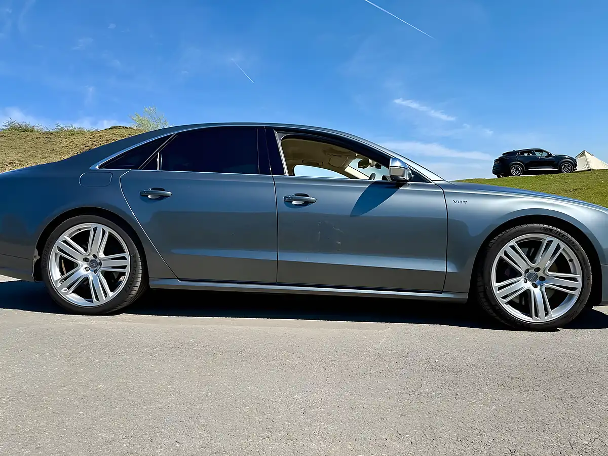 Used 2014 Audi S8 Tiptronic Quattro Grey - Interior and Exterior details 13