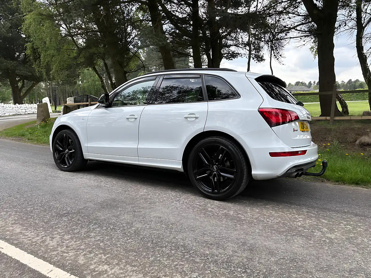 Used 2014 Audi SQ5 White - Interior and Exterior details 14