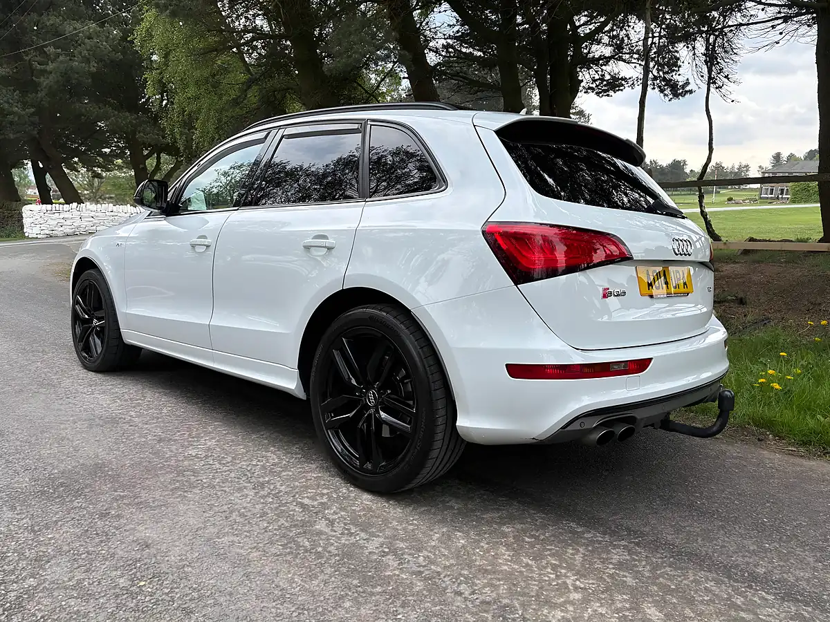 Used 2014 Audi SQ5 White - Interior and Exterior details 15