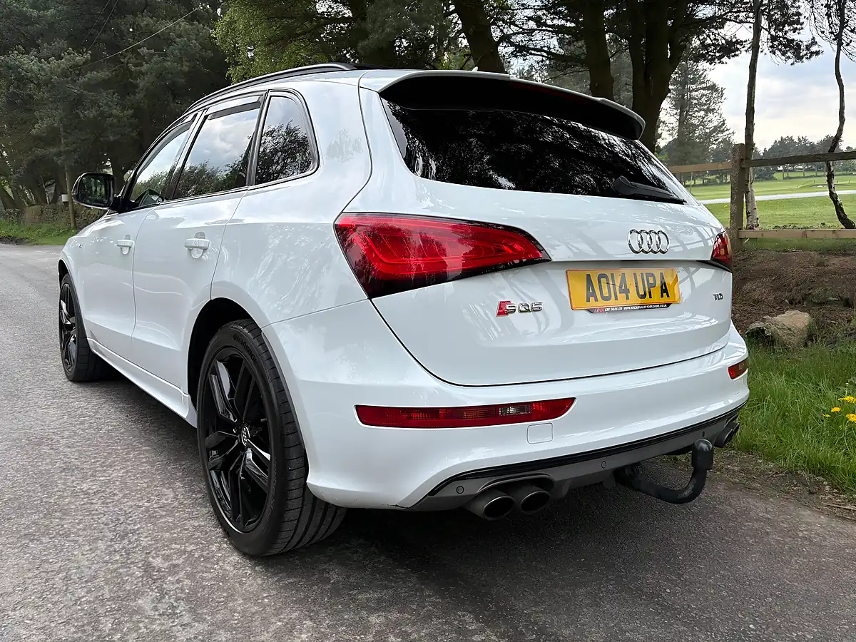 Used 2014 Audi SQ5 White - Interior and Exterior details 16