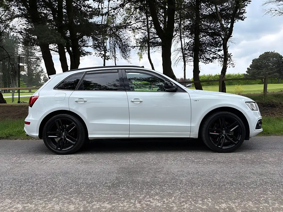 Used 2014 Audi SQ5 White - Interior and Exterior details 4