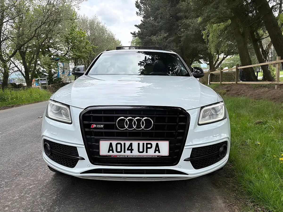 Used 2014 Audi SQ5 White - Interior and Exterior details 9