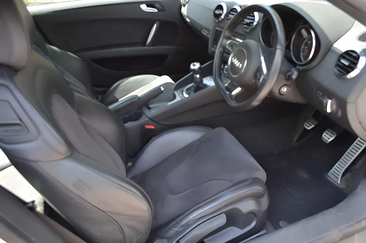 Used 2014 Audi Tt Sport White - Interior and Exterior details 16