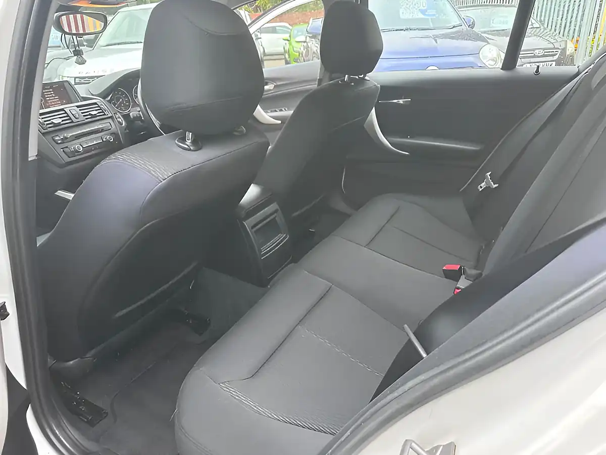 Used 2014 BMW 1 Series Efficientdynamics White - Interior and Exterior details 11