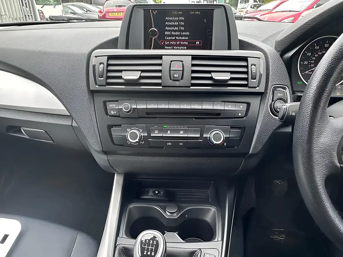 Used 2014 BMW 1 Series Efficientdynamics White - Interior and Exterior details 15