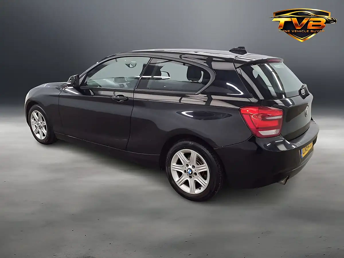 Used 2014 BMW 1 Series Es Jet Black - Interior and Exterior details 5