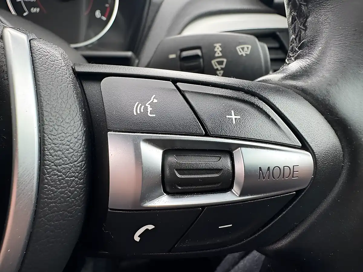 Used 2014 BMW 1 Series M Sport Blue - Interior and Exterior details 17