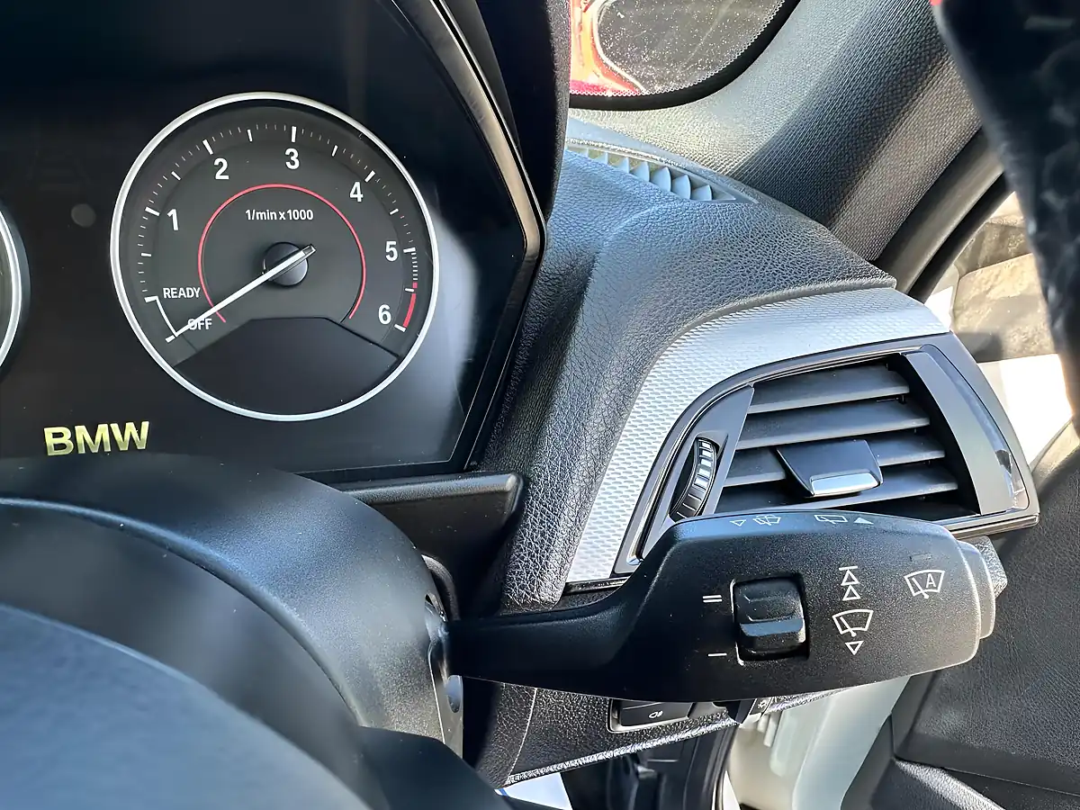 Used 2014 BMW 1 Series M Sport White - Interior and Exterior details 17