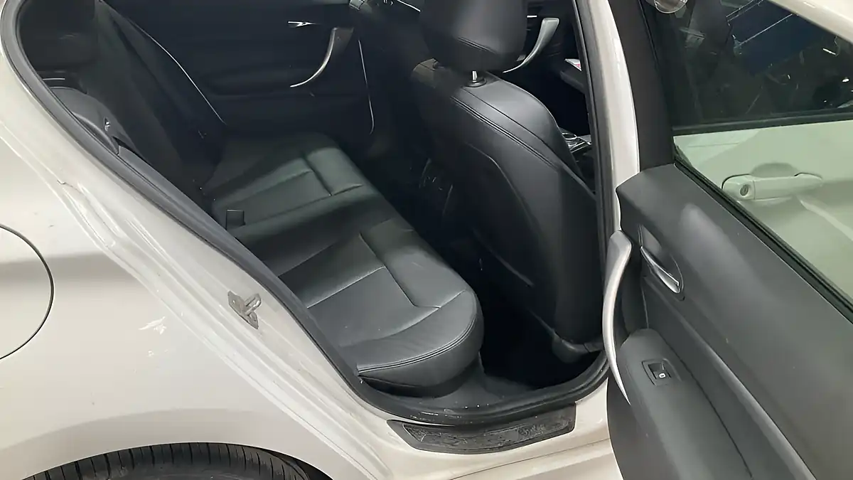 Used 2014 BMW 1 Series M135i Alpine White - Interior and Exterior details 10