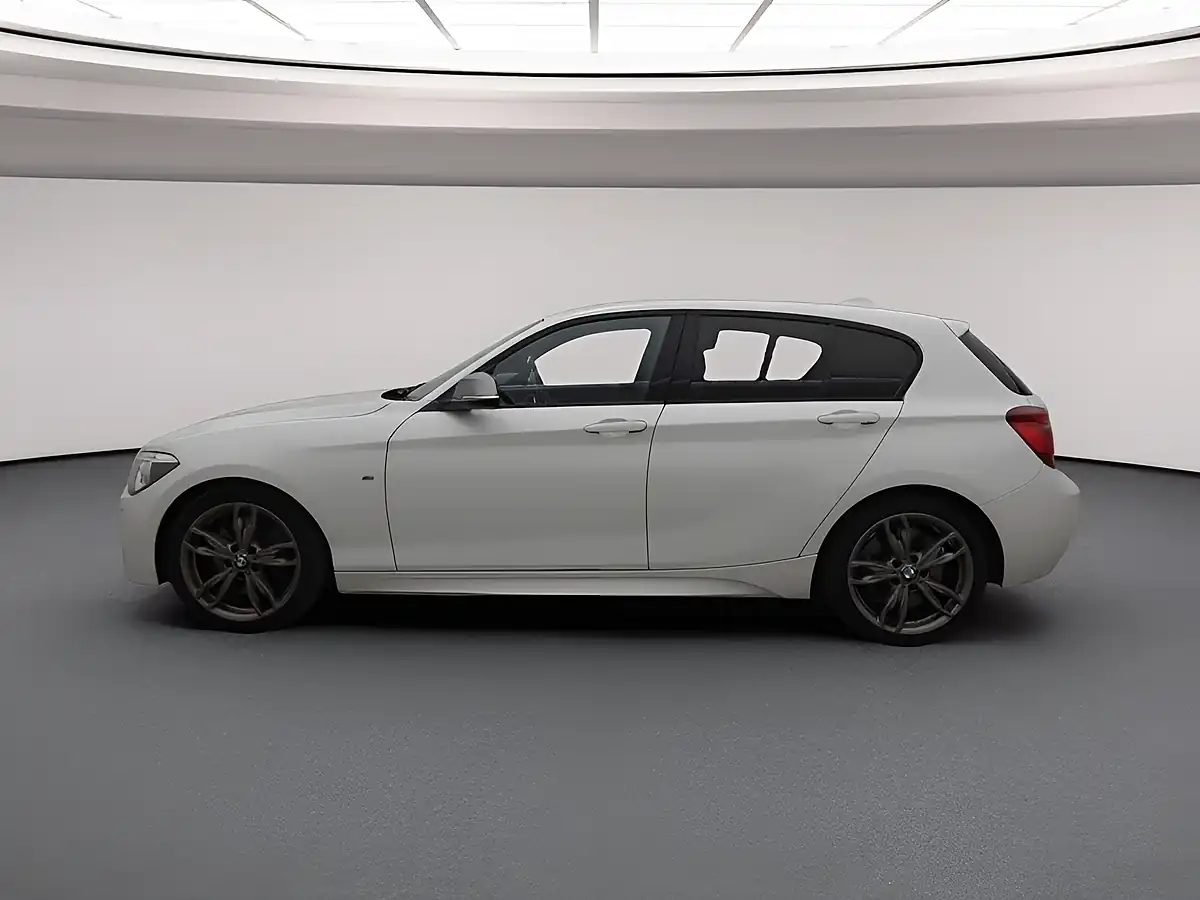 Used 2014 BMW 1 Series M135i Alpine White - Interior and Exterior details 6
