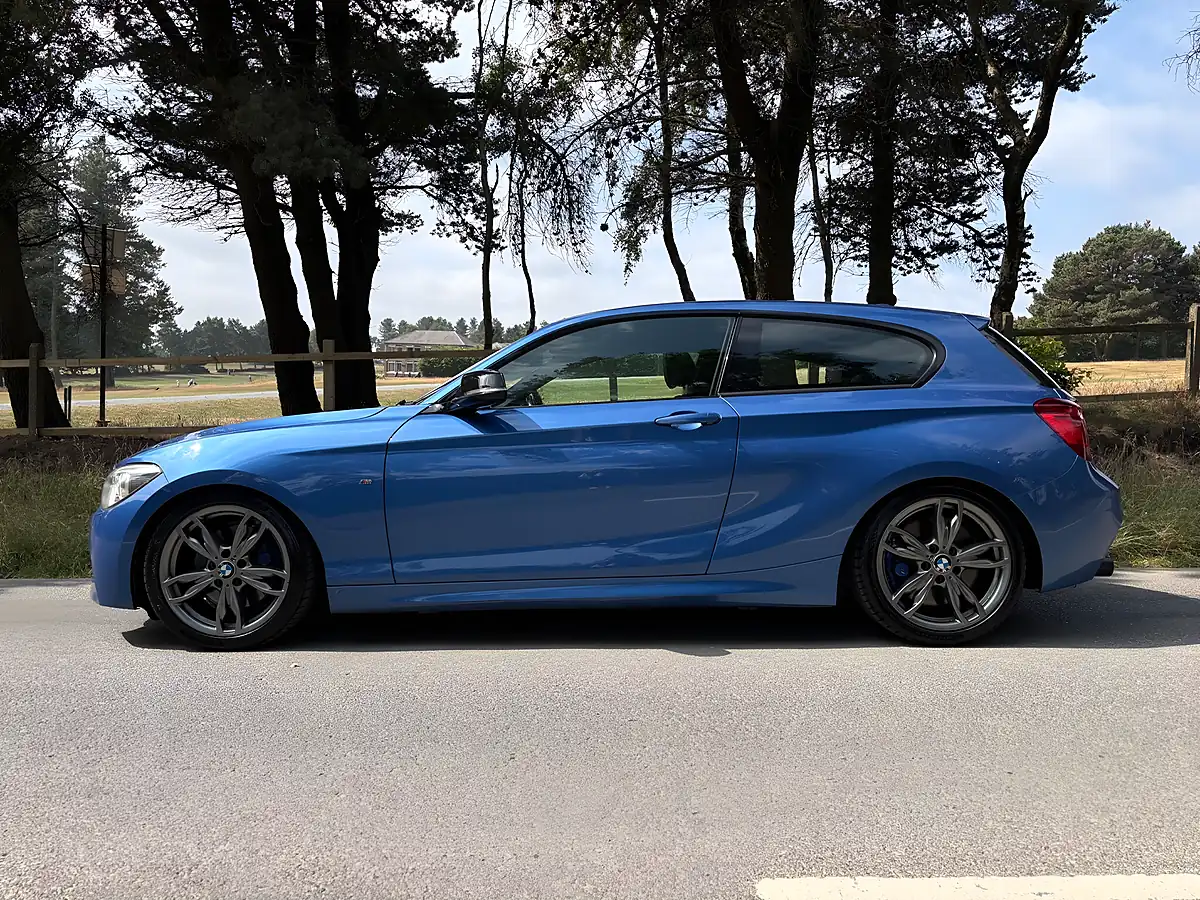 Used 2014 BMW 1 Series M135i Blue - Interior and Exterior details 11