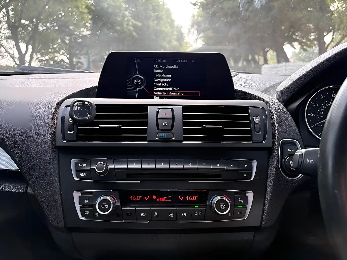 Used 2014 BMW 1 Series M135i Blue - Interior and Exterior details 17