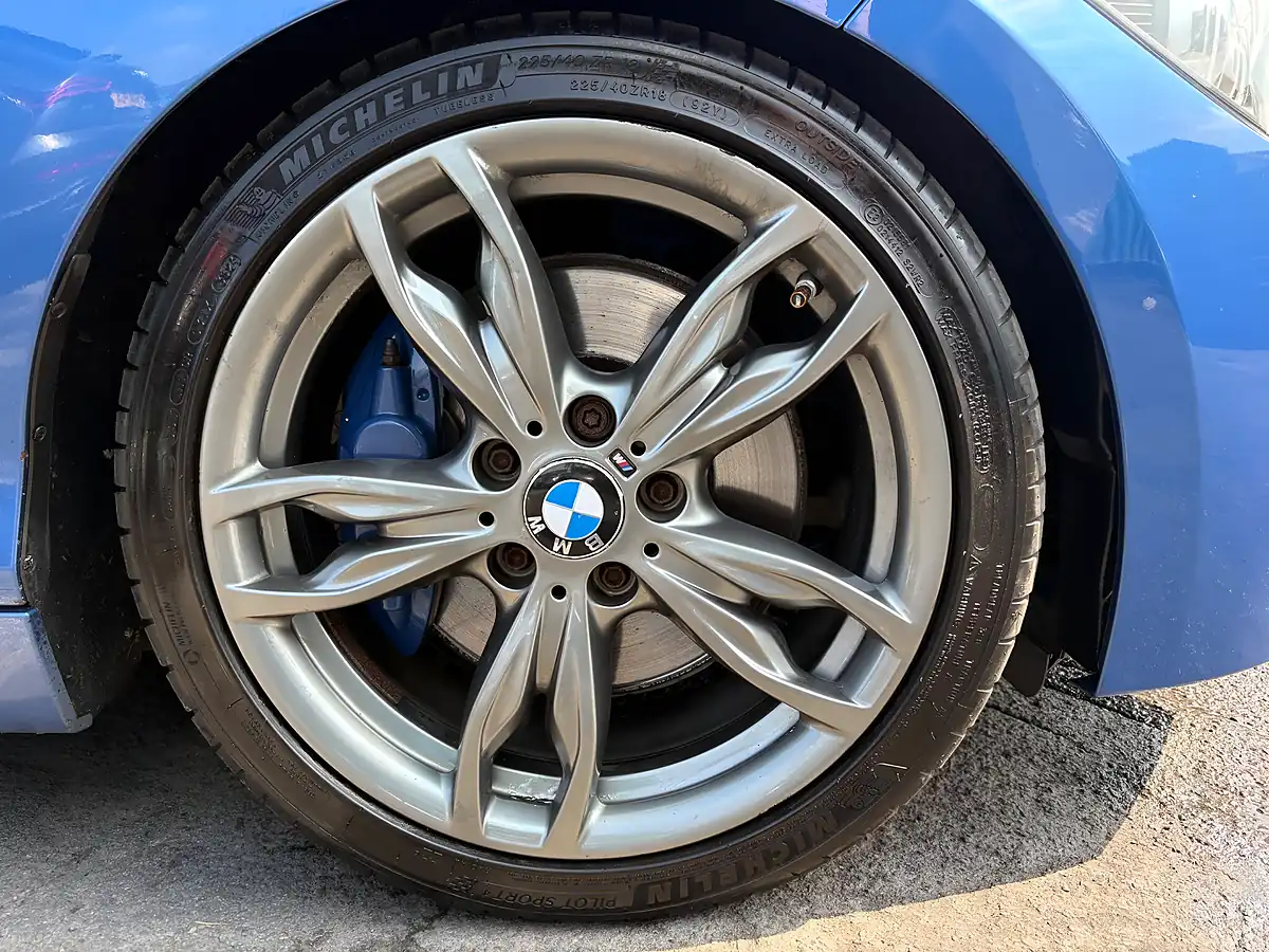 Used 2014 BMW 1 Series M135i Blue - Interior and Exterior details 19