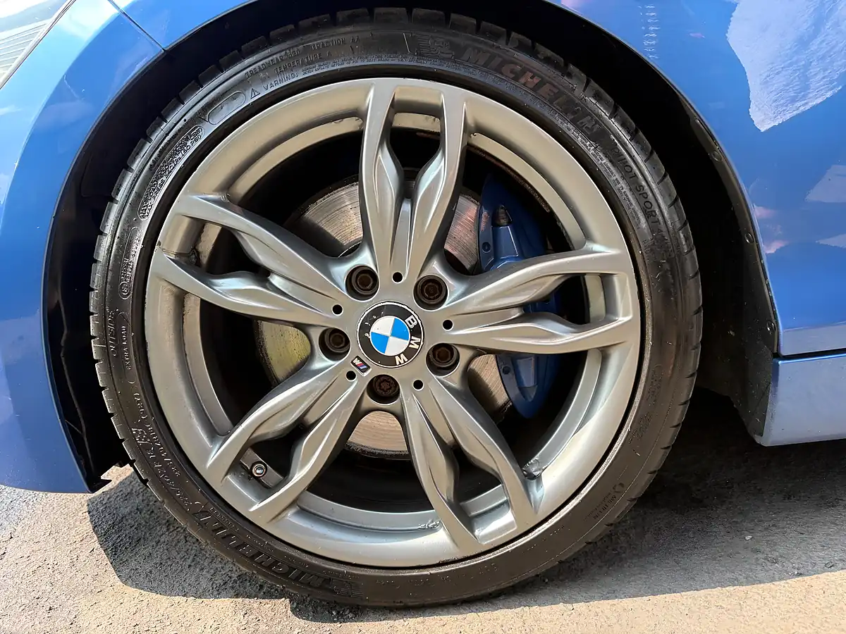 Used 2014 BMW 1 Series M135i Blue - Interior and Exterior details 20