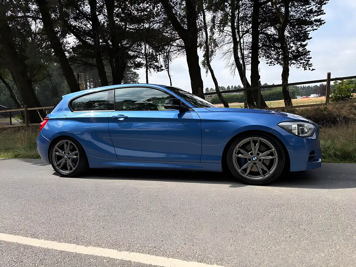 Used 2014 BMW 1 Series M135i Blue - Interior and Exterior details 3