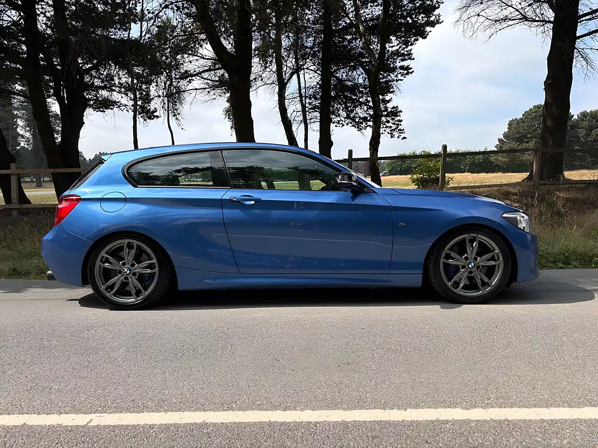 Used 2014 BMW 1 Series M135i Blue - Interior and Exterior details 4