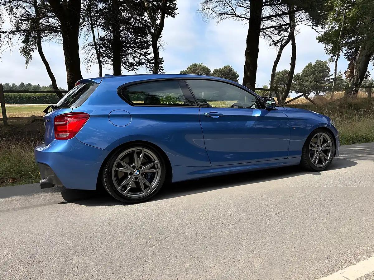 Used 2014 BMW 1 Series M135i Blue - Interior and Exterior details 5
