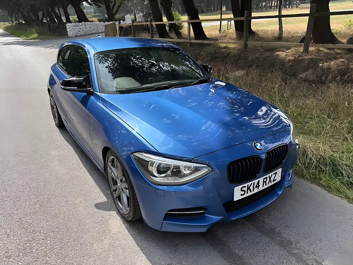 Used 2014 BMW 1 Series M135i Blue - Interior and Exterior details 9
