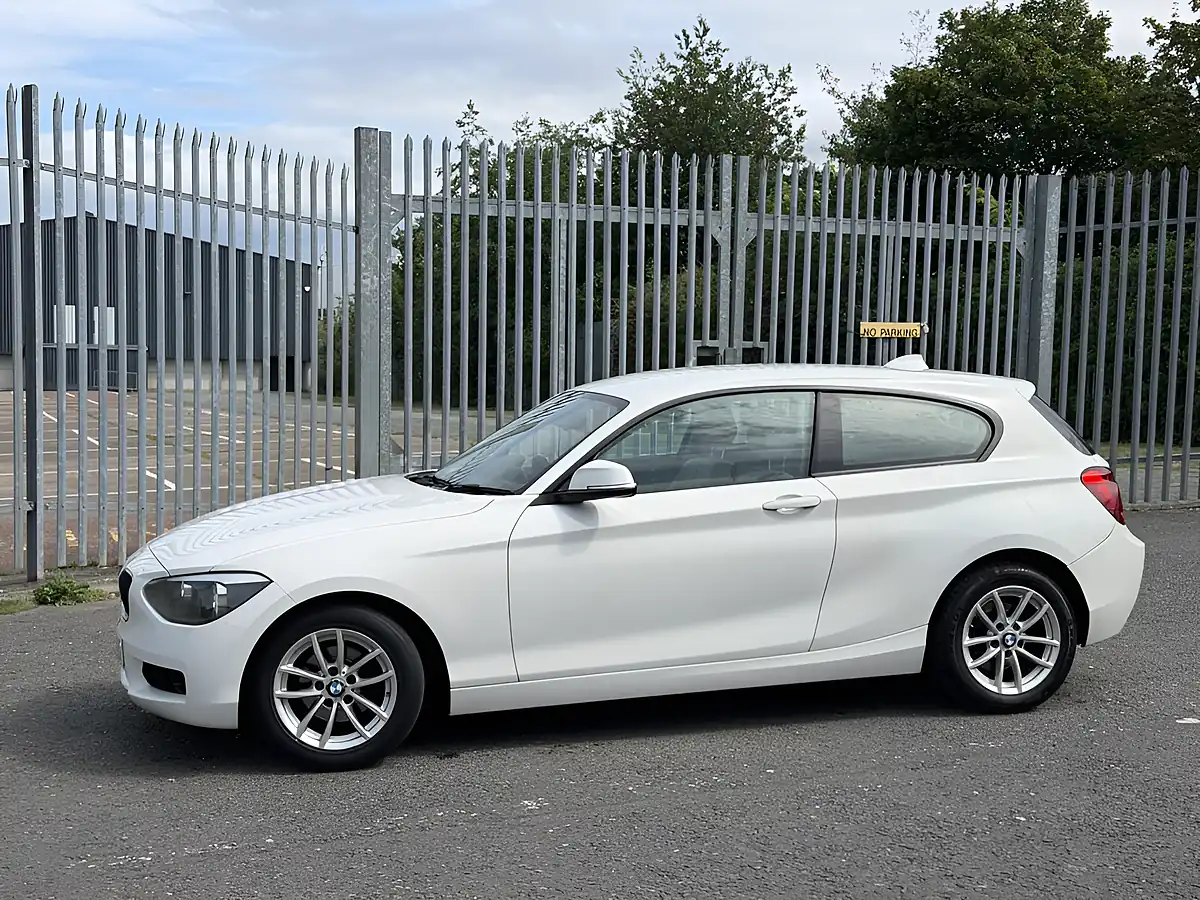 Used 2014 BMW 1 Series Se White - Interior and Exterior details 3