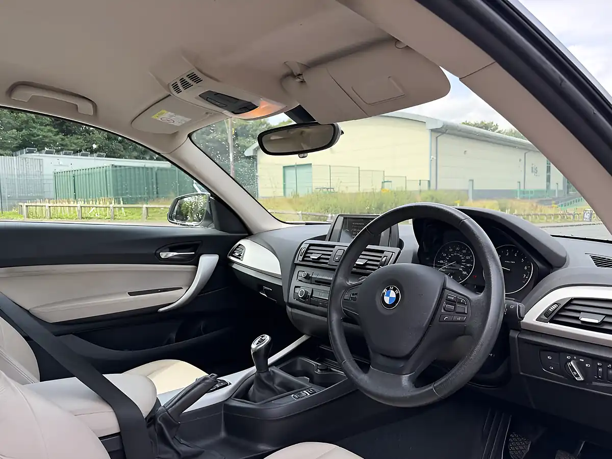 Used 2014 BMW 1 Series Se White - Interior and Exterior details 5