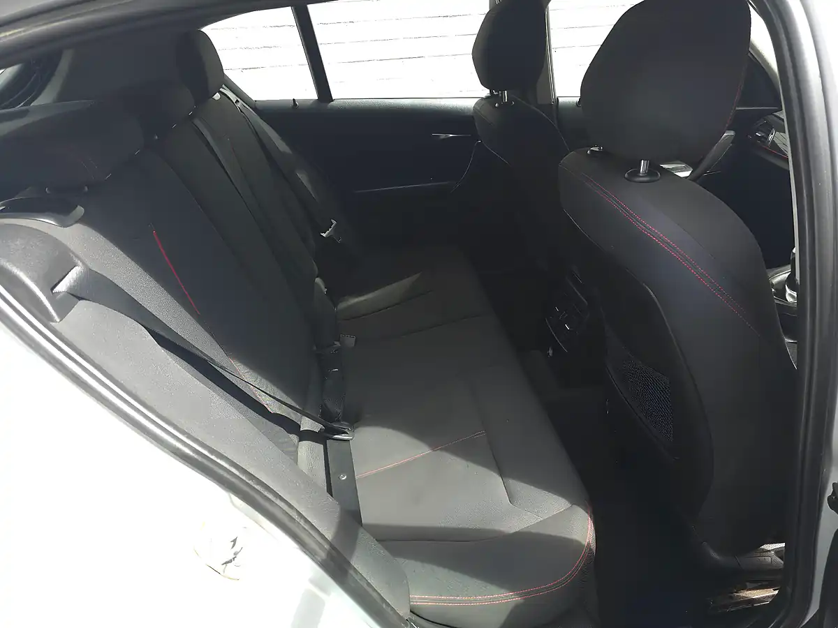 Used 2014 BMW 1 Series Sport Silver - Interior and Exterior details 14