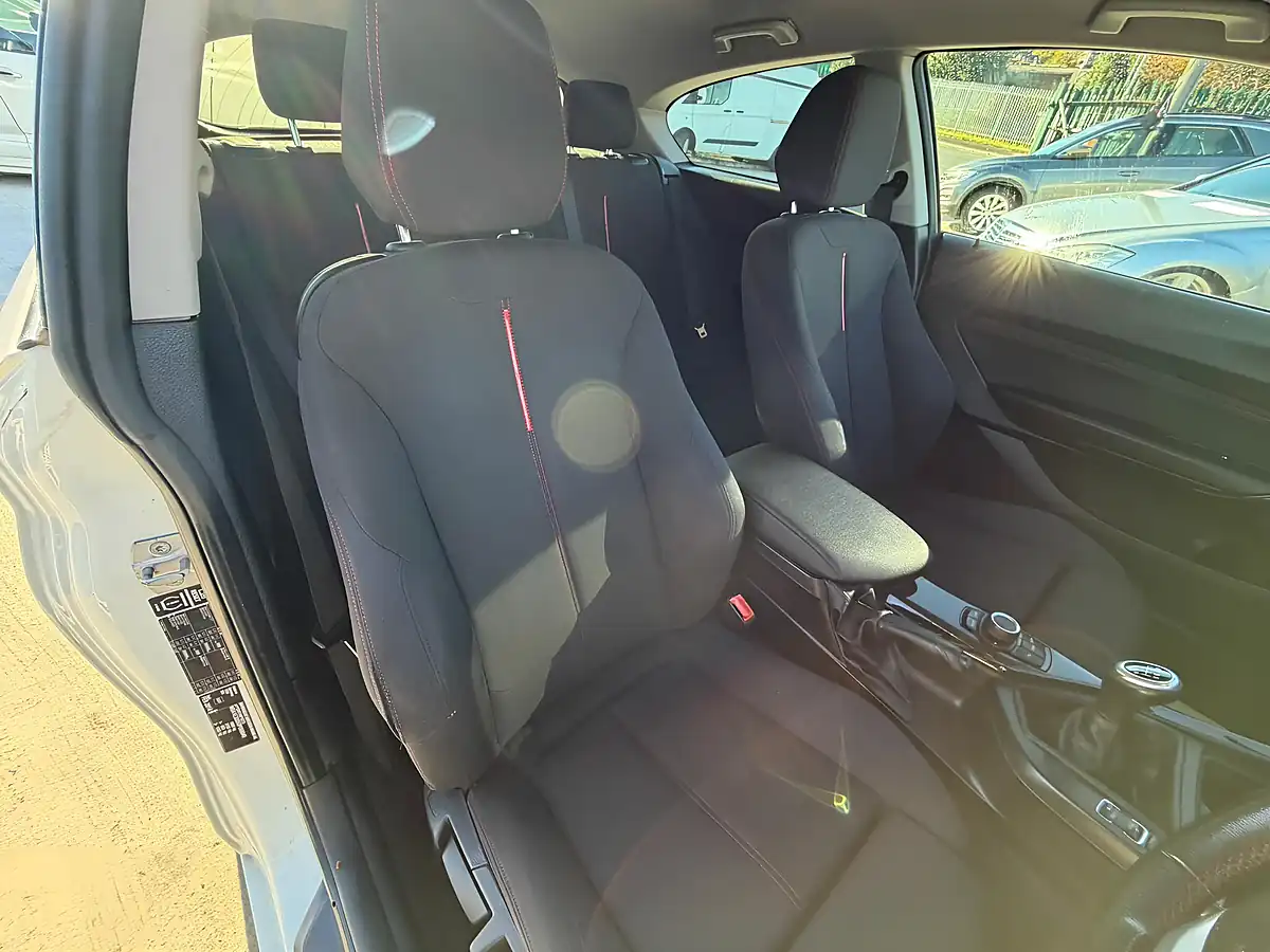 Used 2014 BMW 1 Series Sport White - Interior and Exterior details 16