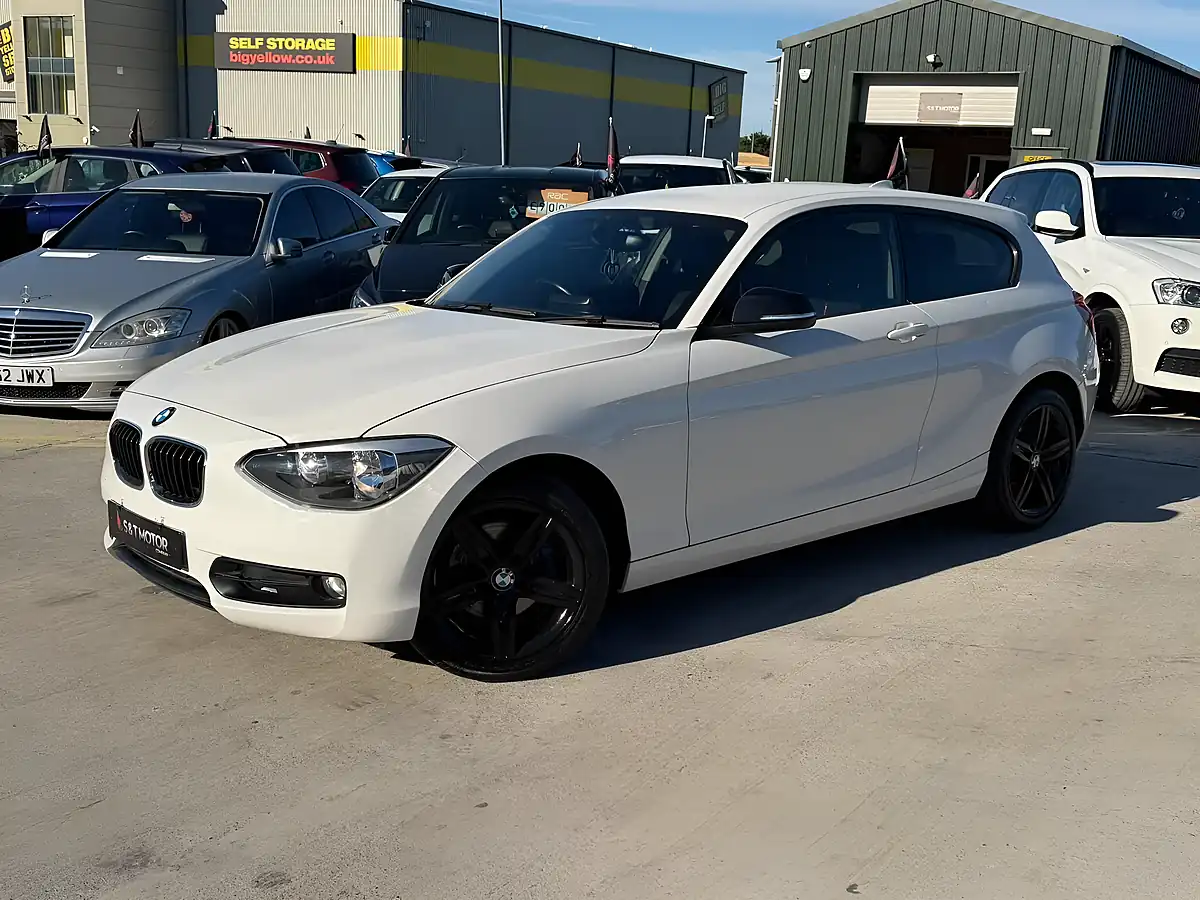 Used 2014 BMW 1 Series Sport White - Interior and Exterior details 3