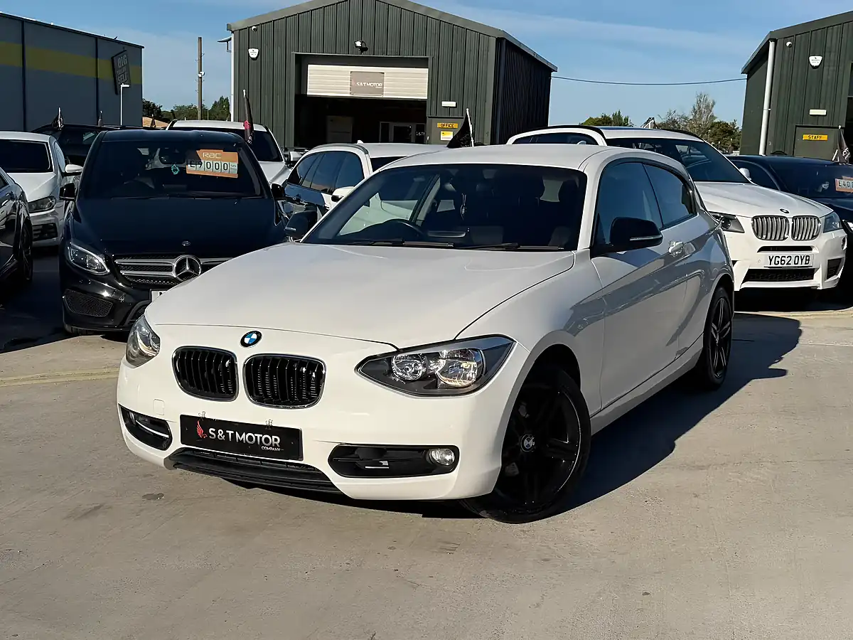 Used 2014 BMW 1 Series Sport White - Interior and Exterior details 6