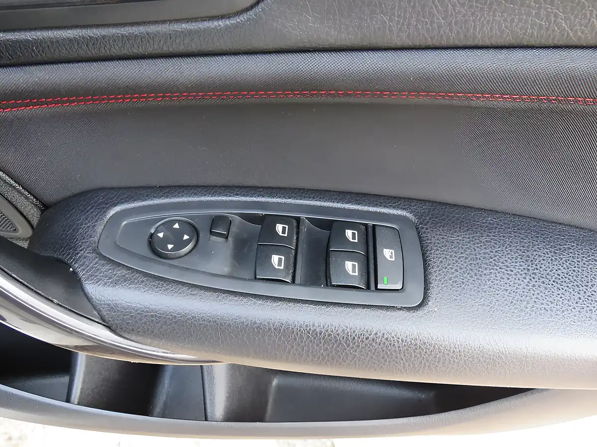 Used 2014 BMW 1 Series Sport White - Interior and Exterior details 14