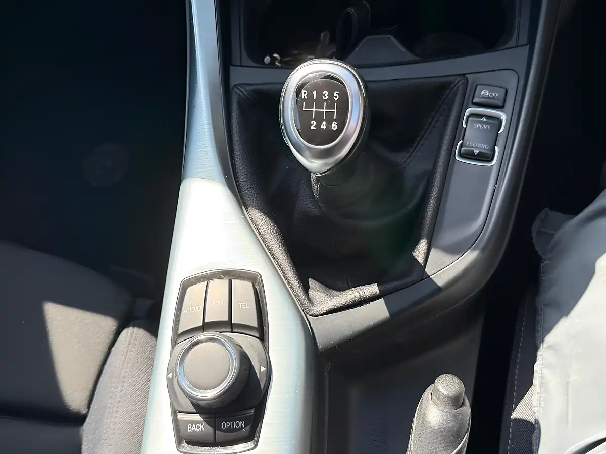Used 2014 BMW 116D Sport Blue - Interior and Exterior details 12