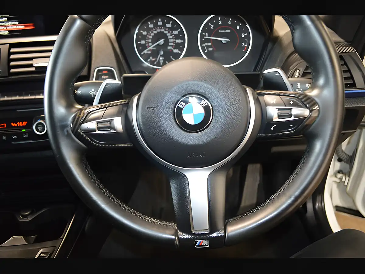 Used 2014 BMW 2 Series Alpine White - Interior and Exterior details 11