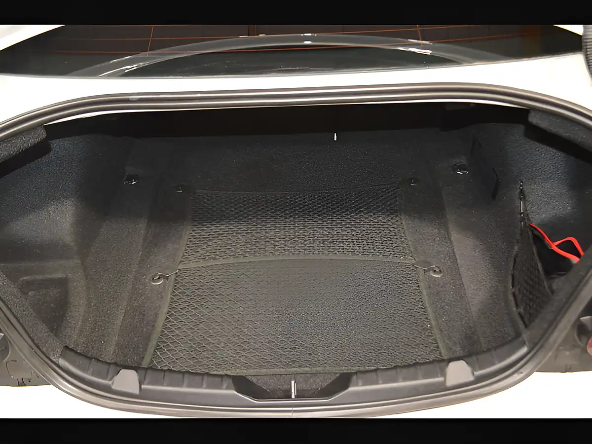 Used 2014 BMW 2 Series Alpine White - Interior and Exterior details 12