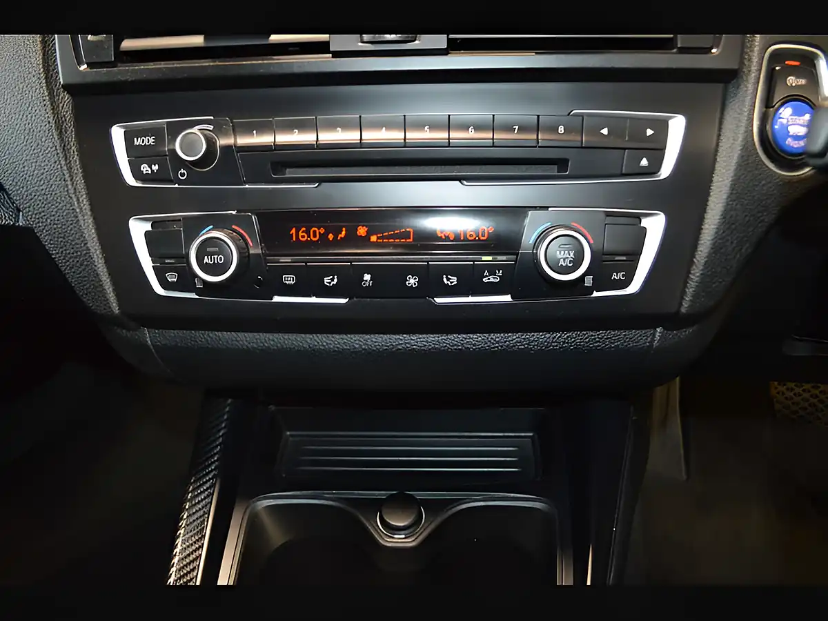 Used 2014 BMW 2 Series Alpine White - Interior and Exterior details 14