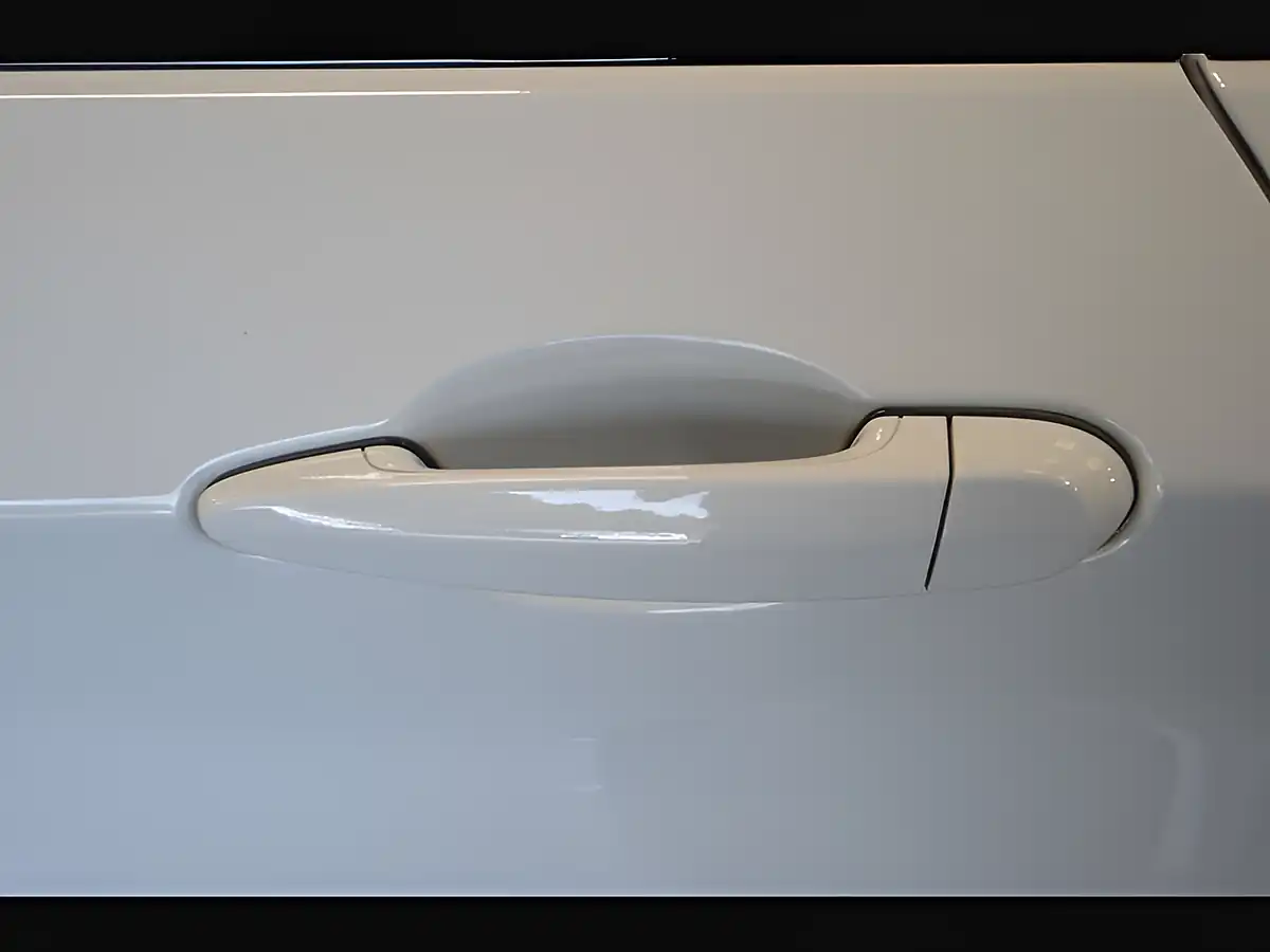 Used 2014 BMW 2 Series Alpine White - Interior and Exterior details 18