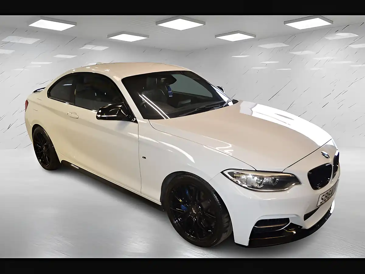 Used 2014 BMW 2 Series Alpine White - Interior and Exterior details 4