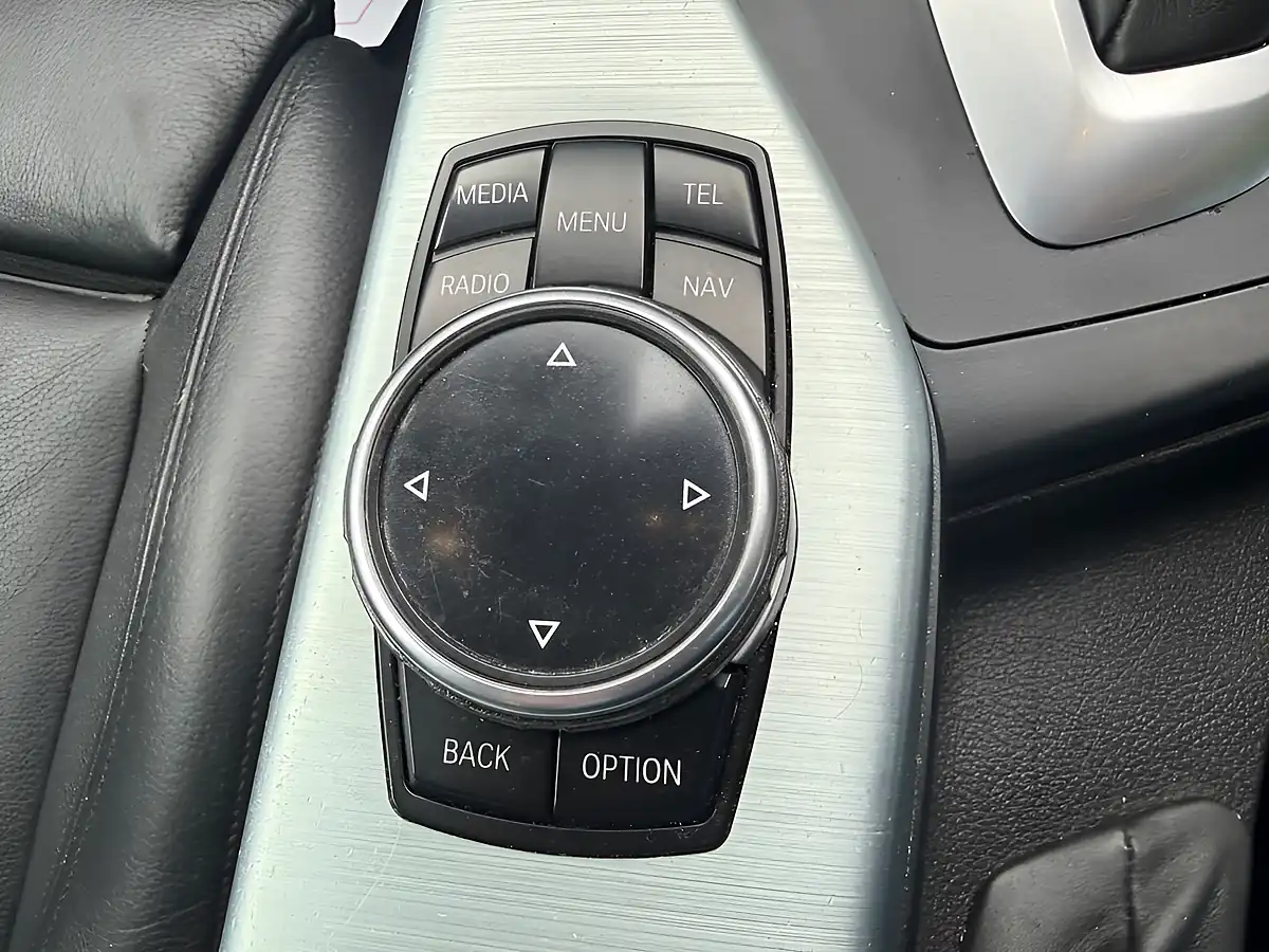 Used 2014 BMW 2 Series Coupe White - Interior and Exterior details 12