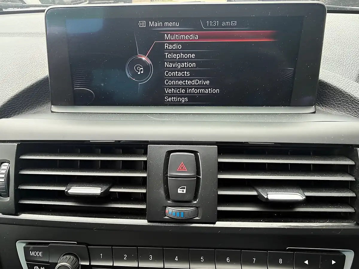 Used 2014 BMW 2 Series Coupe White - Interior and Exterior details 14