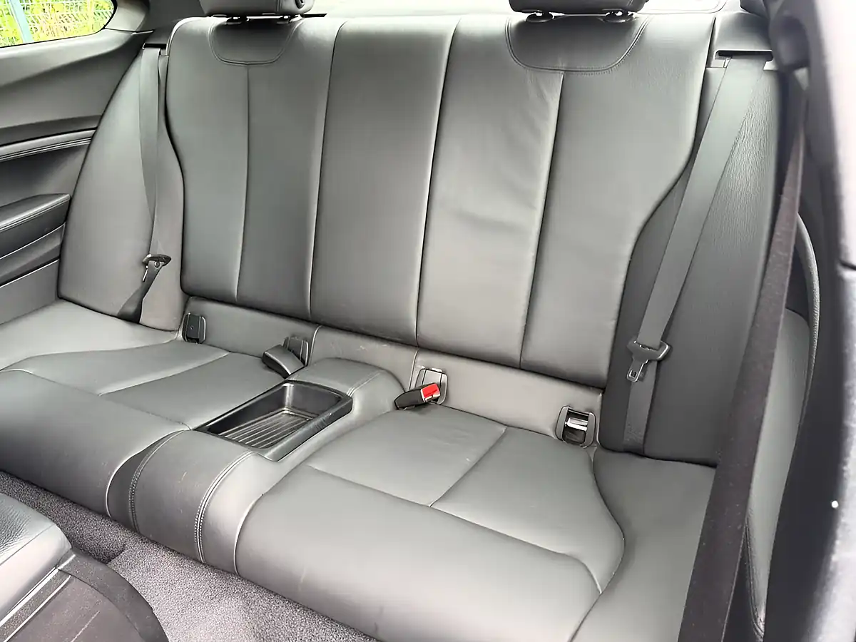 Used 2014 BMW 2 Series Coupe White - Interior and Exterior details 16