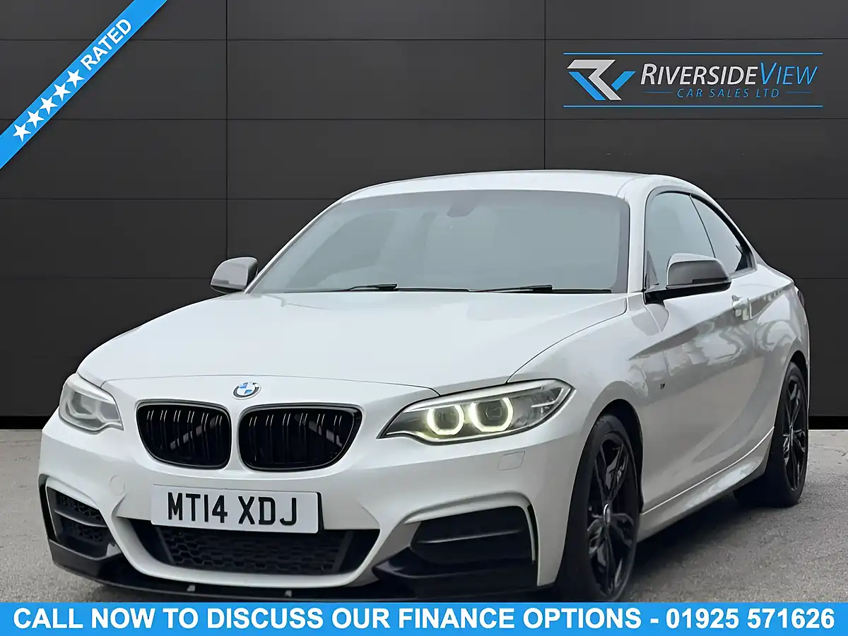 Used 2014 BMW 2 Series Coupe White - Interior and Exterior details 2
