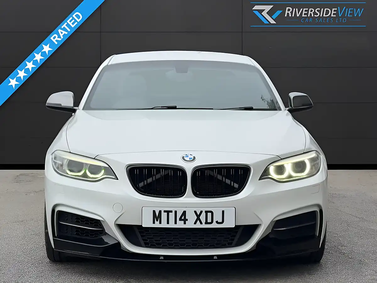 Used 2014 BMW 2 Series Coupe White - Interior and Exterior details 3