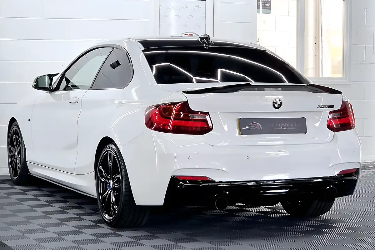 Used 2014 BMW 2 Series M235i Coupe Alpine White - Interior and Exterior details 10