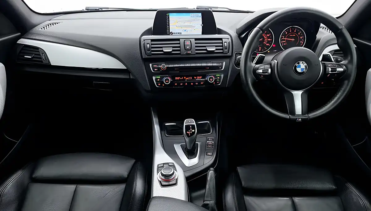 Used 2014 BMW 2 Series M235i Coupe Alpine White - Interior and Exterior details 15