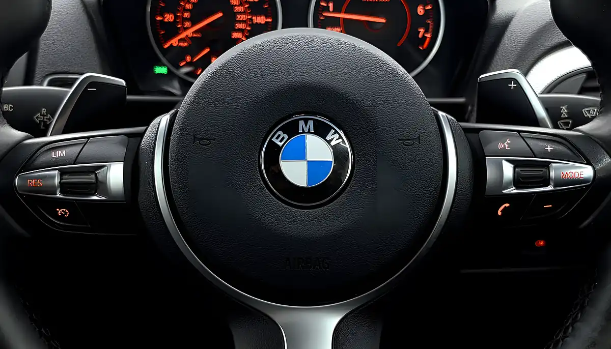 Used 2014 BMW 2 Series M235i Coupe Alpine White - Interior and Exterior details 16