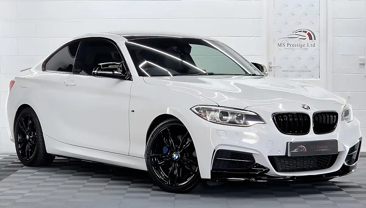 Used 2014 BMW 2 Series M235i Coupe Alpine White - Interior and Exterior details 2