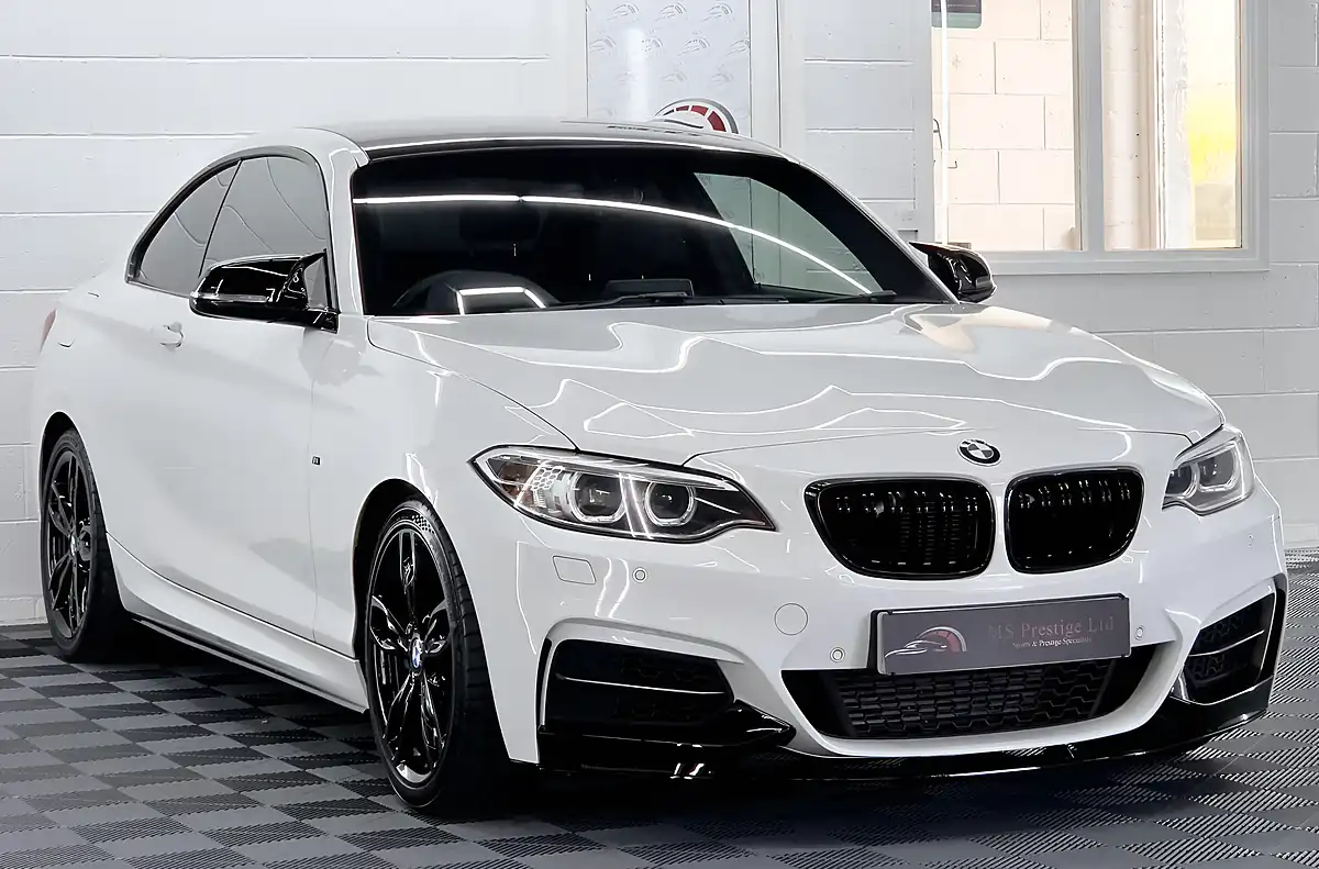 Used 2014 BMW 2 Series M235i Coupe Alpine White - Interior and Exterior details 4