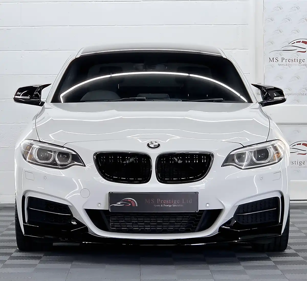 Used 2014 BMW 2 Series M235i Coupe Alpine White - Interior and Exterior details 9