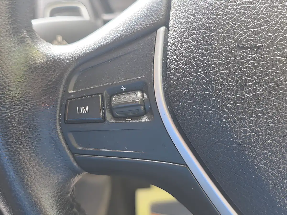 Used 2014 BMW 2 Series Se Black - Interior and Exterior details 16