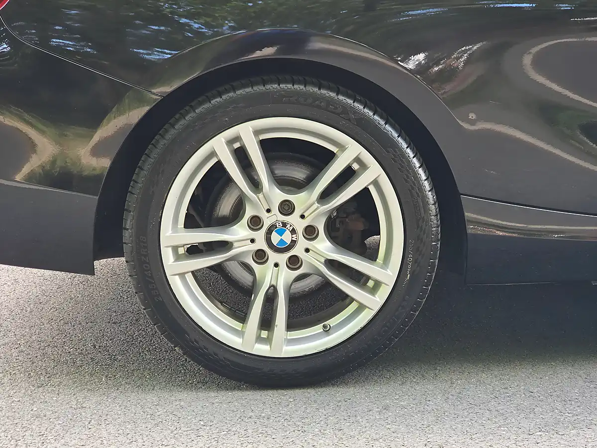 Used 2014 BMW 2 Series Se Black - Interior and Exterior details 18