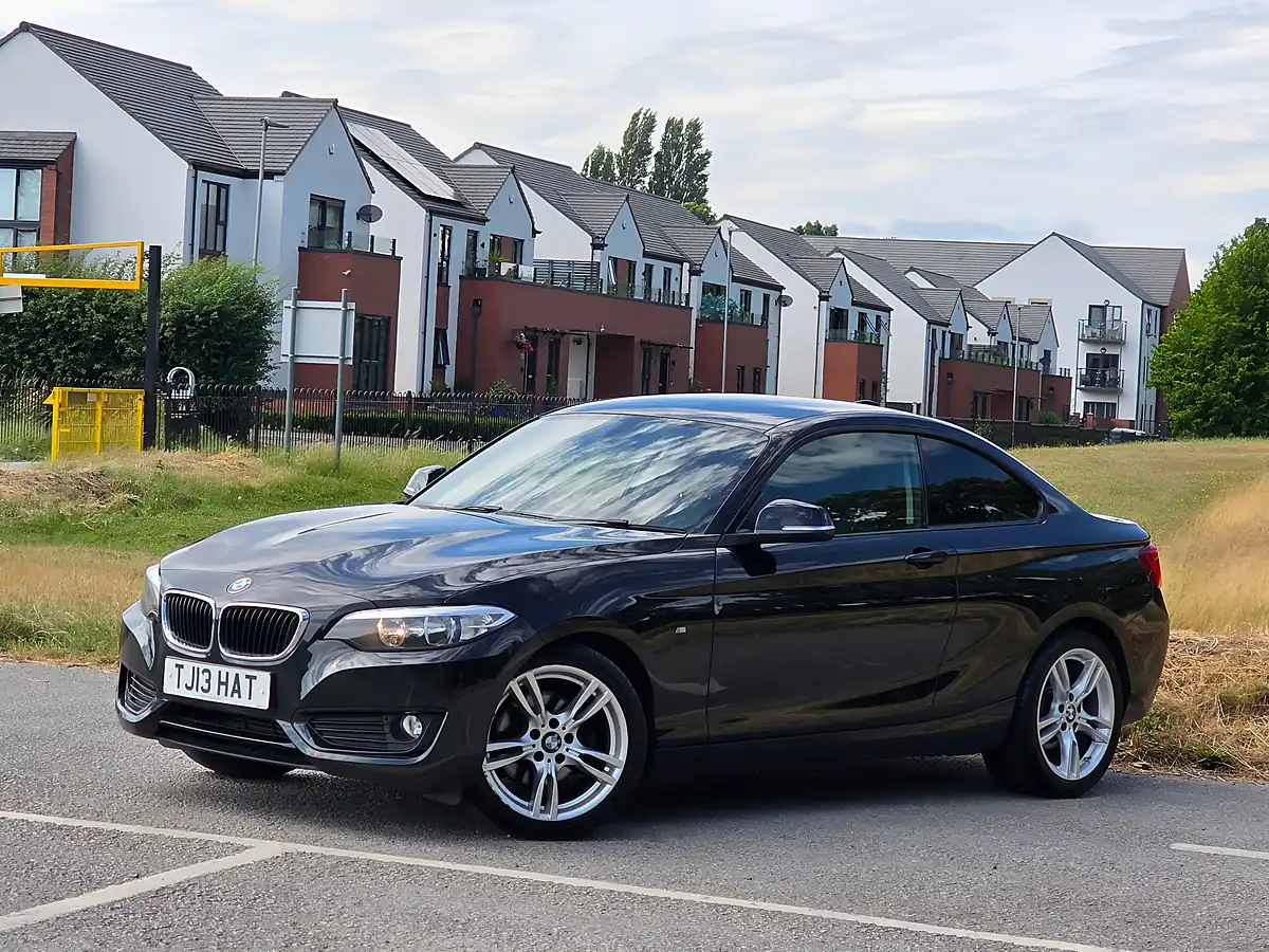 Used 2014 BMW 2 Series Se Black - Interior and Exterior details 3